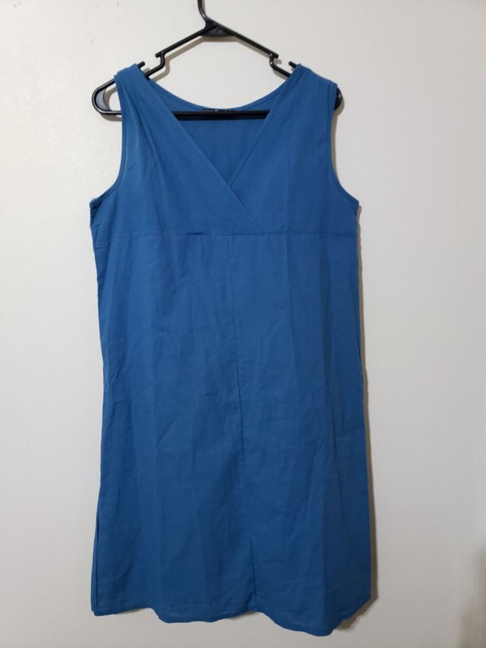 Emery Rose blue, sleeveless, v-neck, belted shift dress, size M